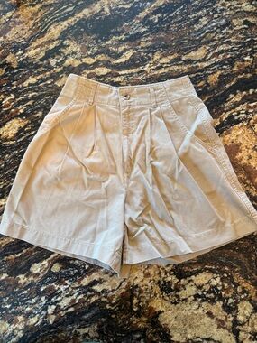 Dockers Women’s Tan Pleated Shorts Size 6 High Rise